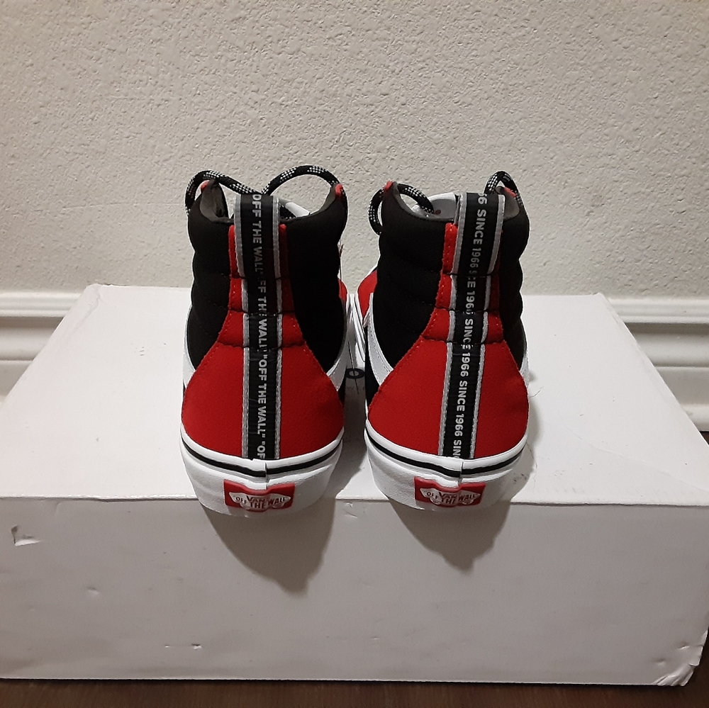 Vans - Picture 4 of 4